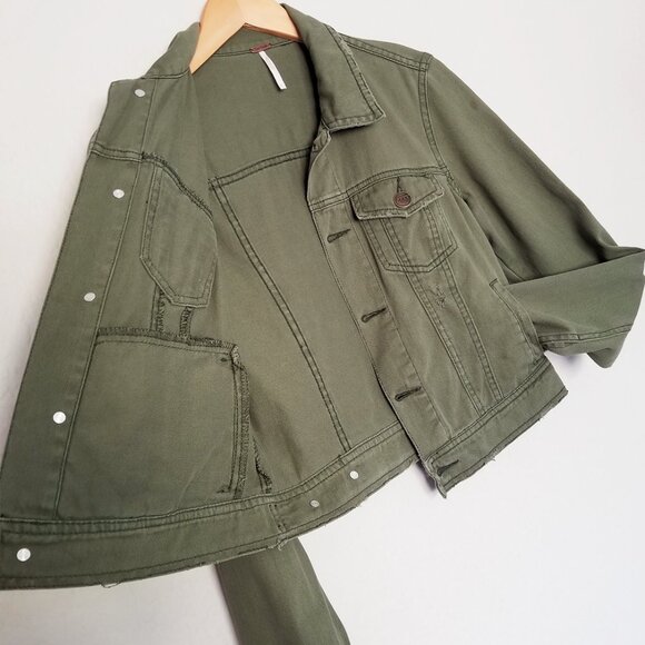 Free People Olive Army Green Distressed Crop Denim Jacket Size 4 100% Cotton - Picture 11 of 15